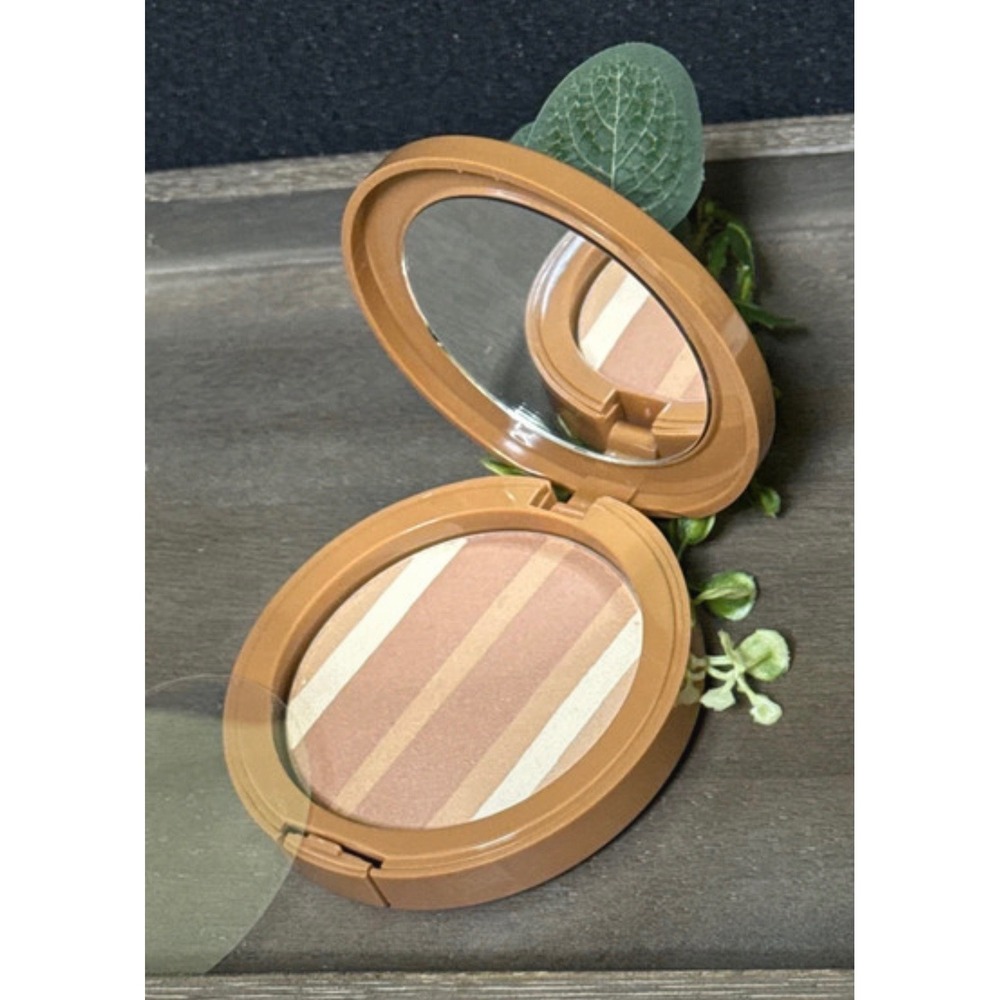 Belle Beauty Bronzabelle Bronzer Highlighter Tuscan Sun Striped Powder Compact